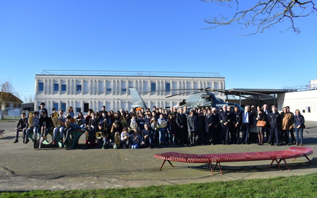 Photos de la cérémonie de signatures des conventions CDSG et venue de l’hélicoptère